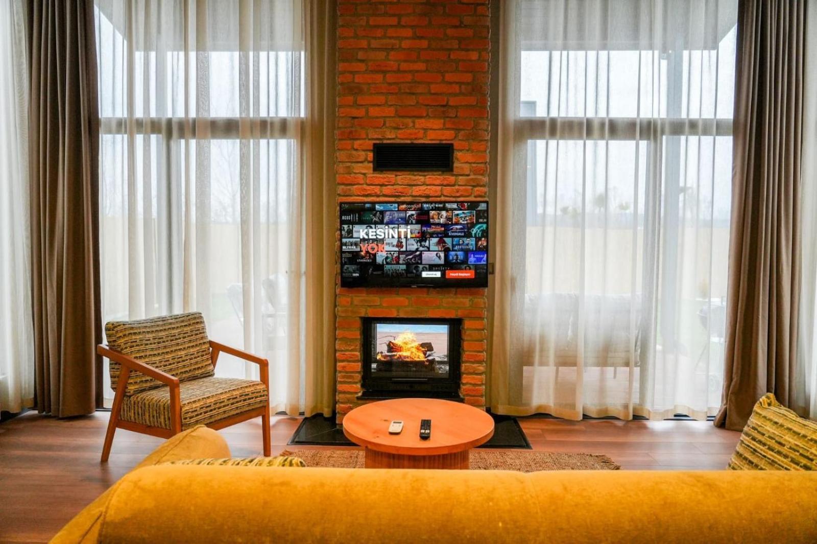 Vital Goel Sapanca Oezel Havuzlu Bungalov & Villa エクステリア 写真
