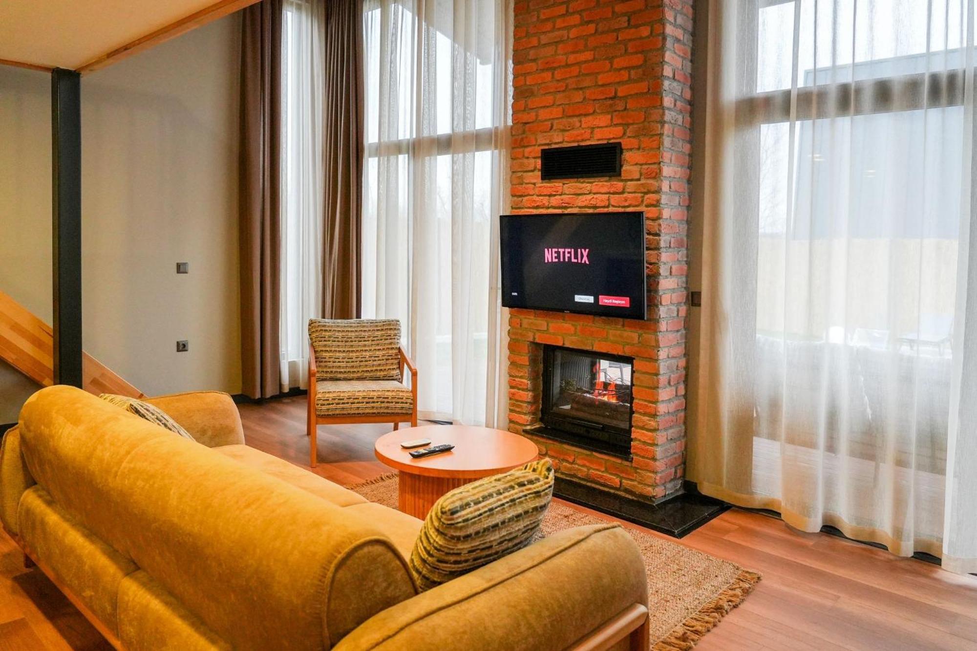 Vital Goel Sapanca Oezel Havuzlu Bungalov & Villa エクステリア 写真